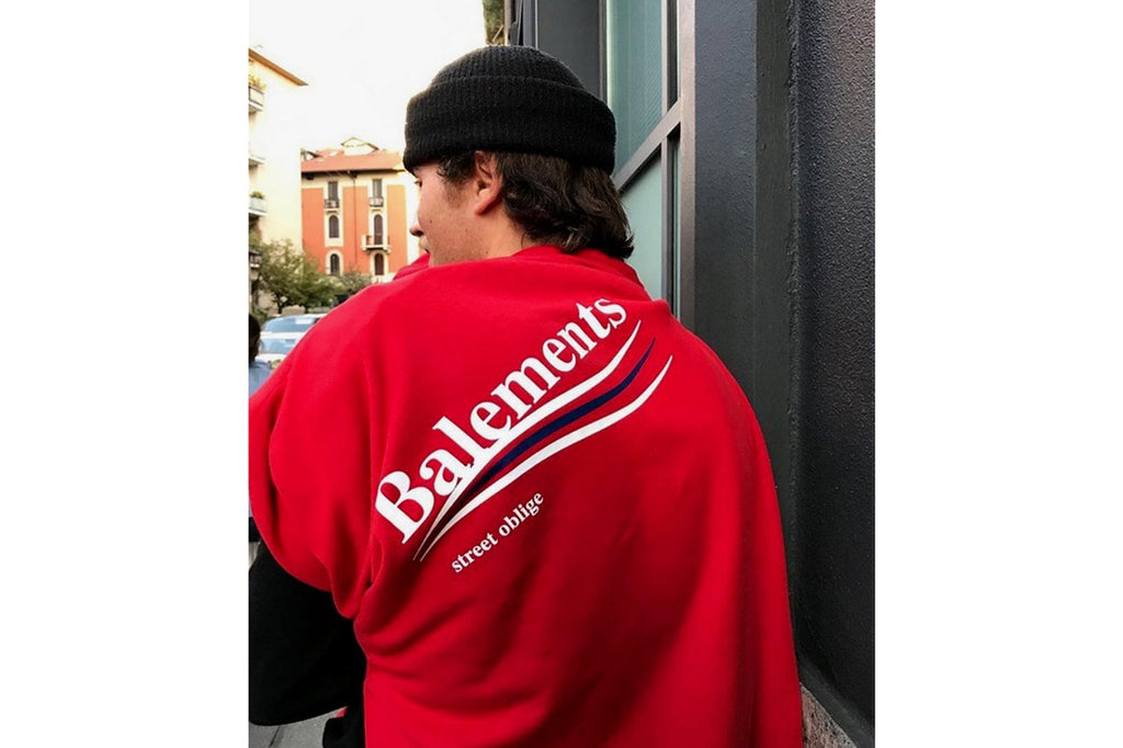 Balements Bootleg ที่ผสมผสานกันระหว่าง Balenciaga และ Vetements