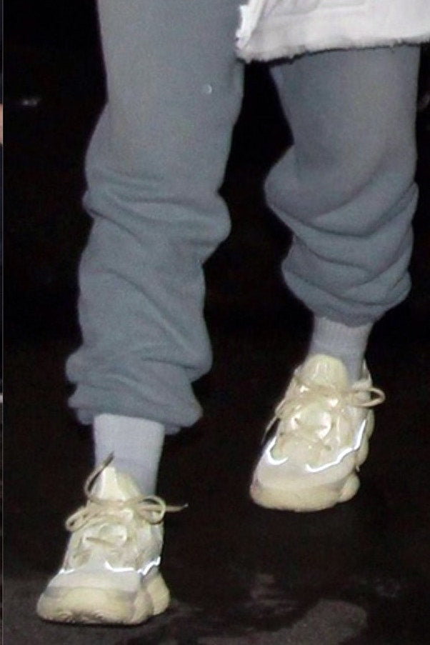 Kim Kardashian ปรากฎตัวพร้อมกับ YEEZY คู่ใหม่ !!