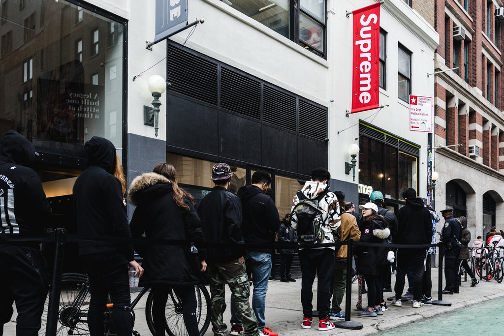เก็บตกภาพบรรยากาศ Supreme New York's Spring/Summer 2018