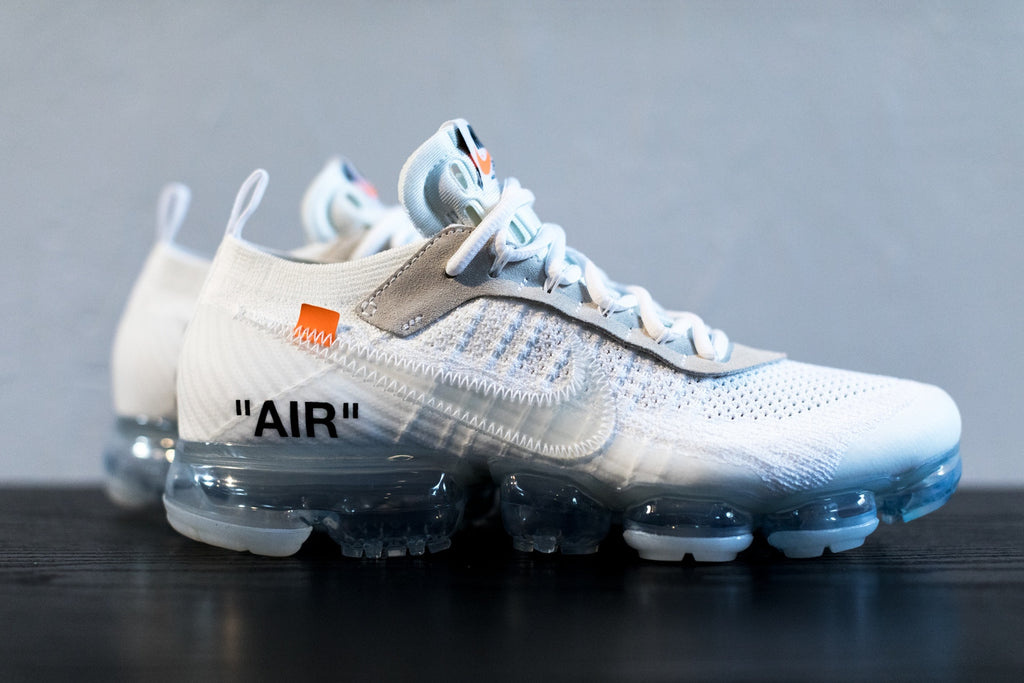 ชมภาพใกล้ๆของรองเท้า Virgil Abloh x Nike Air VaporMax Flyknit "White"