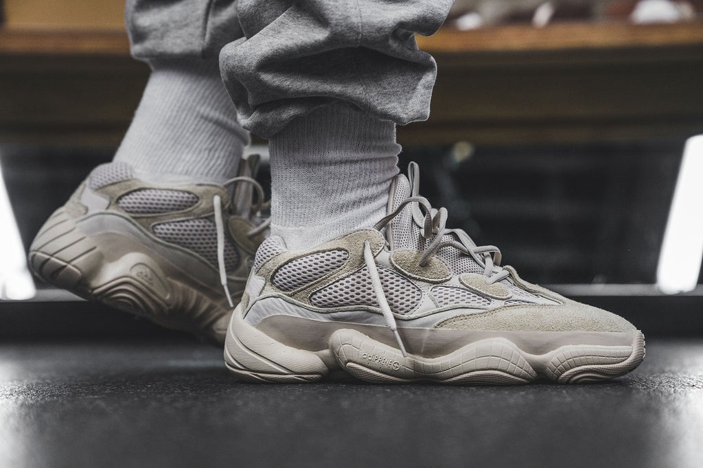 มาดูภาพ On-Feet กับ YEEZY Desert Rat 500 "Blush" ชัด!!