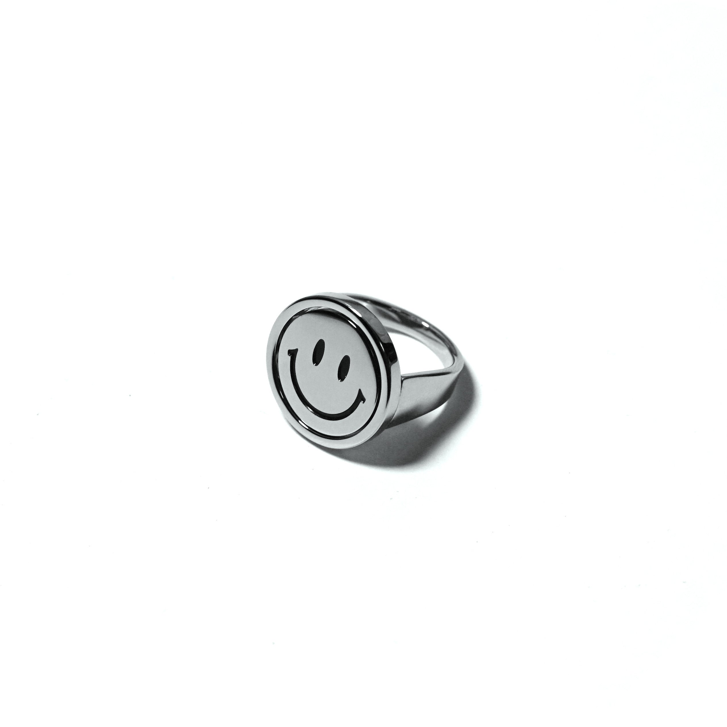 Flip double-faced smiley ring